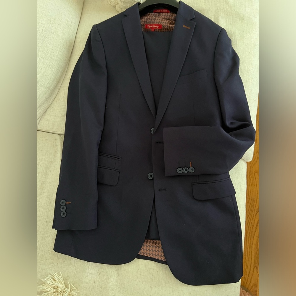 Navy suit boys size 18 🛑Sold 🛑